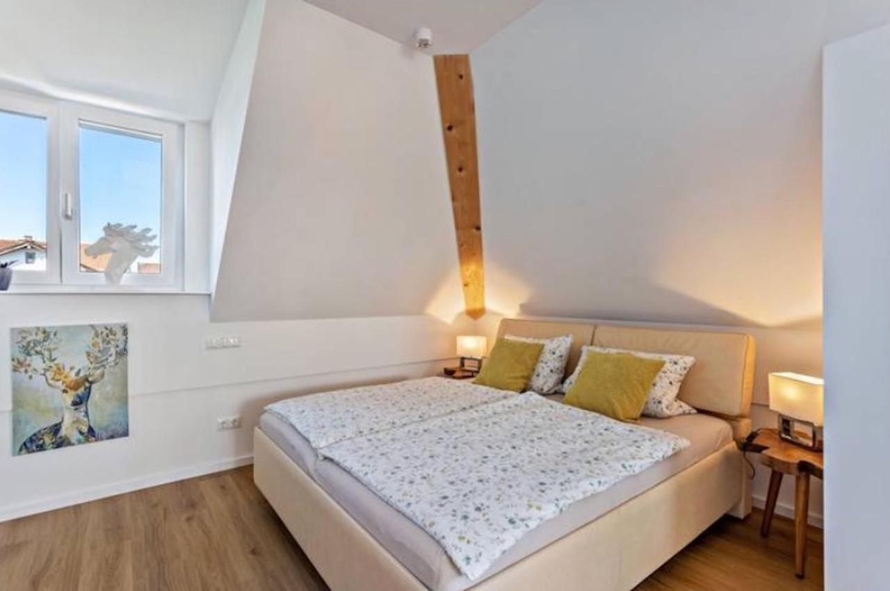 Terralpin Apartments - Charmante Dg Wohnung Mit Balkon Bruckmühl Eksteriør bilde